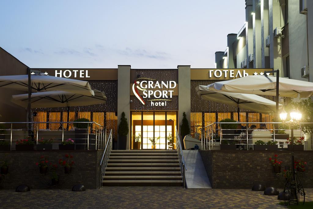 Grand Sport Hotel Brovary Eksteriør bilde